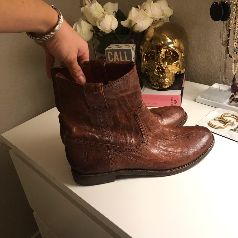 Frye Anna Short Bootie